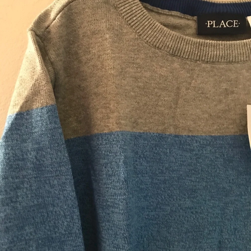 🍓NWT!! Boy’s Multicolor Sweater